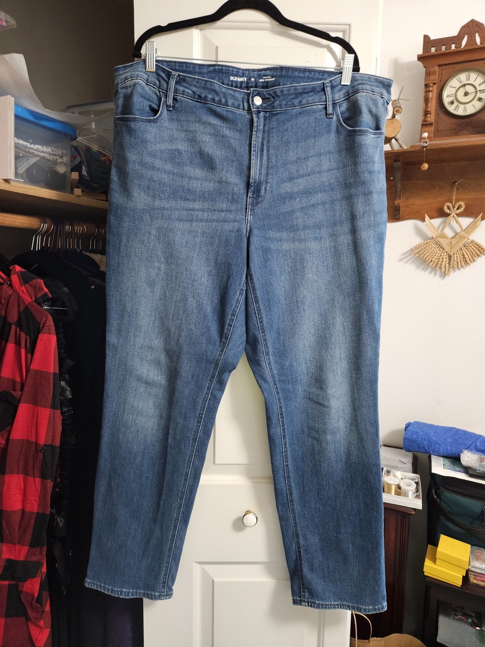 Old Navy Women's High-Rise Wow Straight Jeans in Mid Blue Wash